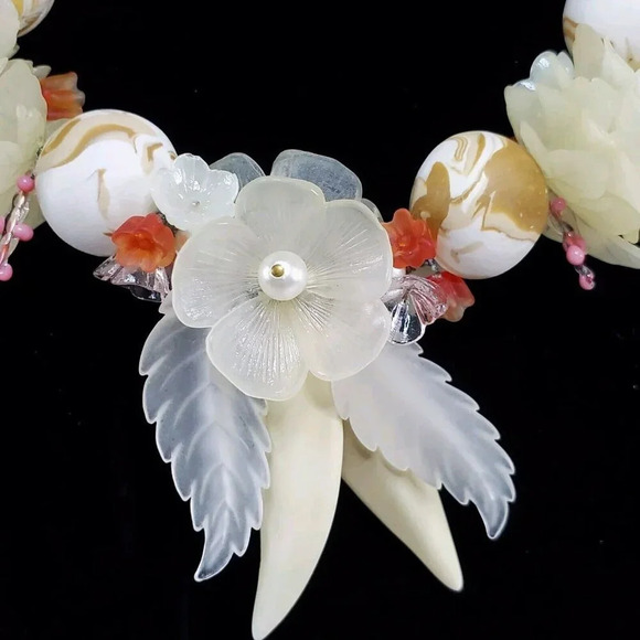 VTG Lucite Necklace Earrings Lucite Flower Leaf Pastel Beads Bridal Wedding - Picture 8 of 16